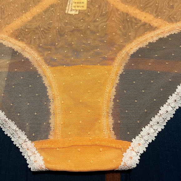 VS Lace Hiphugger Panty - Picture 4 of 7